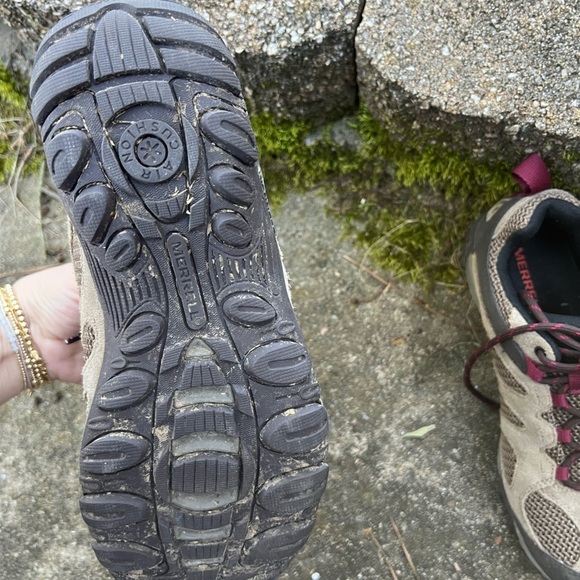 Women’s Merrill Hiking Shoes - Picture 7 of 7